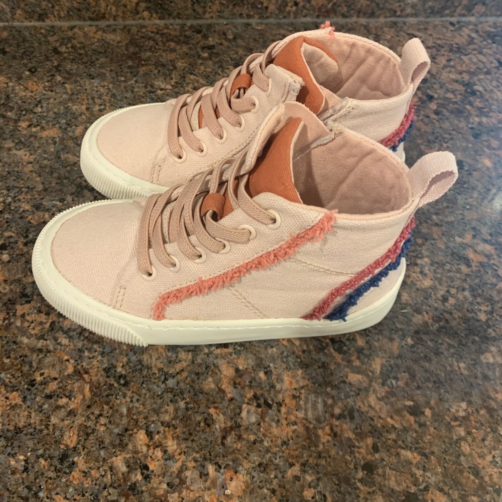 Zara toddler sneakers 9.5 ( euro 26)